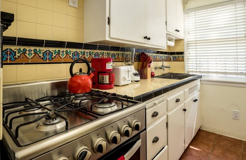 North of Wilshire Apartamento | The Garden Suite | Retiro de 5 estrellas en Santa Mónica