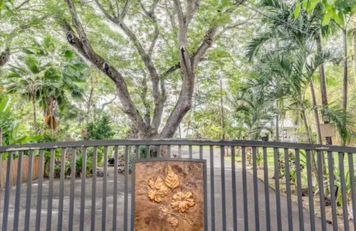 Pupukea Casa | The Gardenia at Ke Iki Beach Bungalows. Iconic Oceanfront stay.