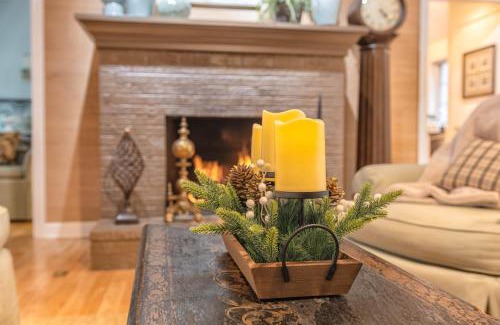 Douglas Casa | The Gardens - Lily - Walking Distance to Douglas Beach