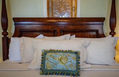 Historic Downtown Savannah Cama Y Desayuno | The Gastonian, Historic Inns of Savannah Collection