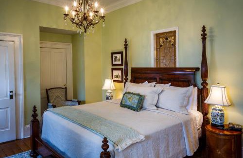 Historic Downtown Savannah Cama Y Desayuno | The Gastonian, Historic Inns of Savannah Collection