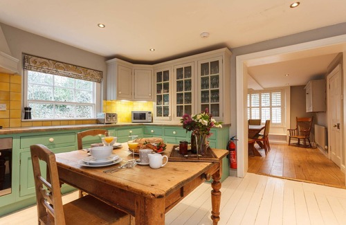 Wimborne Casa | The Gate House es una hermosa casa de campo ubicada en Dean's Court Estate