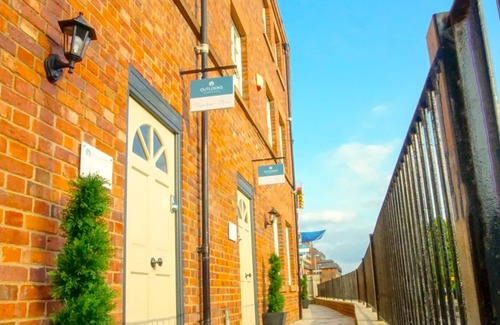 Chester Apartamento | The Gathering Chester 1 Sleeps 14 Very Close to City Centre Racecourse Within Walls