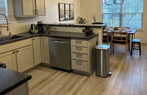 Grandview Casa | The Gathering Grove 6Bdrm/3King 3.5Bath-sleeps20+