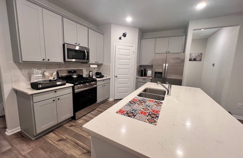 Magnolia Casa | The Gathering Lovely Spacious 5-bedroom House