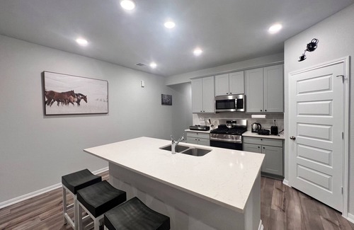Magnolia Casa | The Gathering Lovely Spacious 5-bedroom House