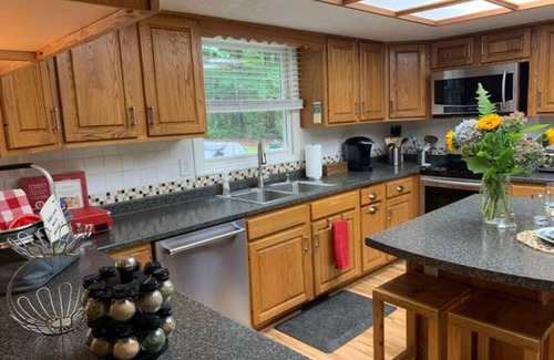 Hendersonville Casa | The Gathering Place 25 Minutes to Asheville