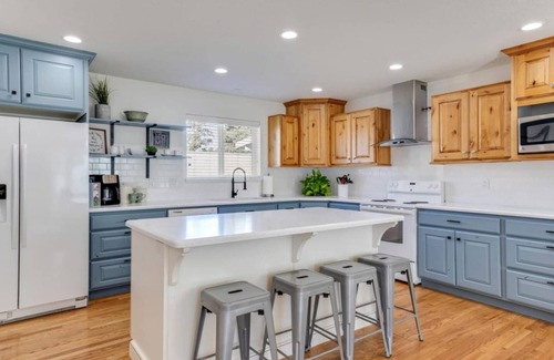 Orem Casa | The Gathering Place for Paws, Friends, and Family