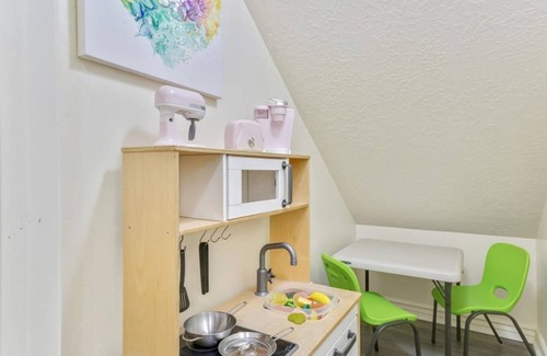 Orem Casa | The Gathering Place for Paws, Friends, and Family