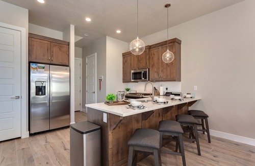 Ivins Casa | The Gathering Place | Private Hot Tub, Kayaks, BBQ Grill & Beautiful Resort Pool