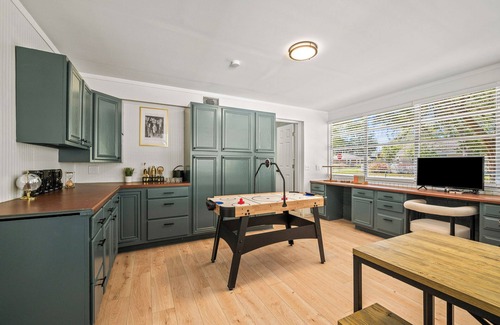 East Pensacola Heights Casa | The Gatsby. An Art Deco Retreat