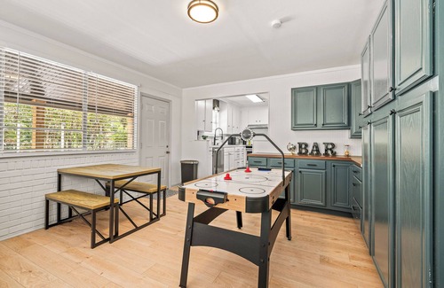 East Pensacola Heights Casa | The Gatsby. An Art Deco Retreat