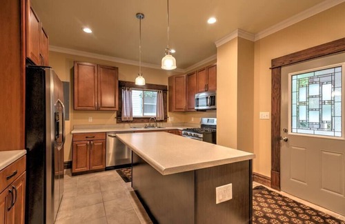 Terre Haute Casa | The Gatsby House : Themed Home!