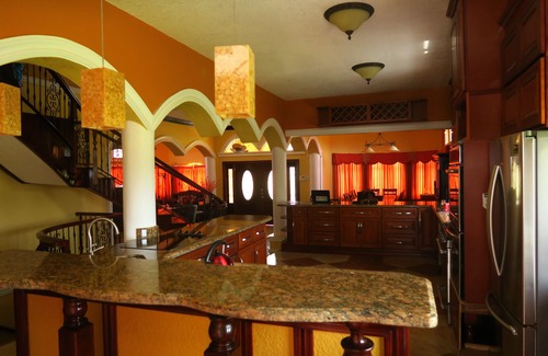 Plantation Village Casa | El diseño de gemas para comodidad y estilo para crear recuerdos mágicos para la vida.