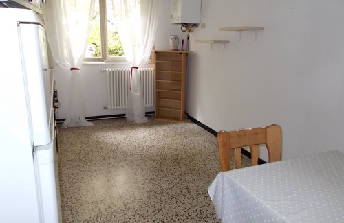 Colonno Casa | La casa de las gemas con el área de estacionamiento