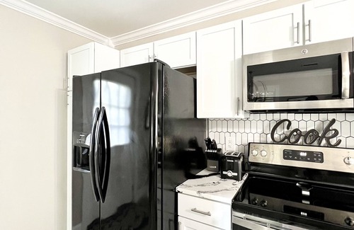 Ladson Apartamento | The Gem- Stylish 2BR/1BA Renovated Duplex