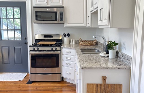 Georgetown Casa | The George- Walk Downtown, Popular for Horse Shows, Bourbon Trail, Ark Park