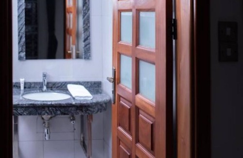 Kabale Cama Y Desayuno | The Georges' Residence : Deluxe Single Room