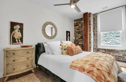 Historic District - North Apartamento | The Georgia Peach -near Plant Riverside & downtown