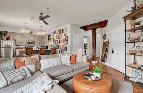 Historic District - North Apartamento | The Georgia Peach -near Plant Riverside Downtown