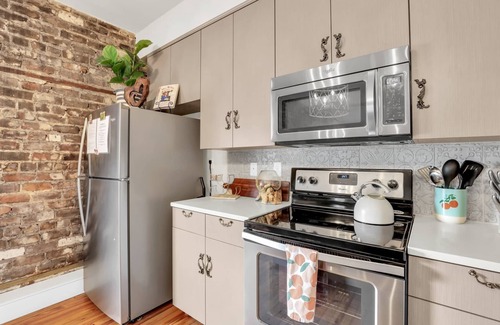 Historic District - North Apartamento | The Georgia Peach -near Plant Riverside Downtown