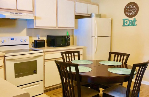 Jacksonville Casa | El lugar de escape | Acogedor y espacioso | Cerca de la base y playas | Wi-Fi gratis