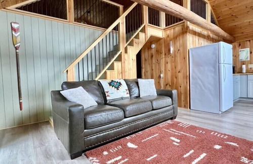 Burnham Cabina | The Getaway- A Cozy Lakeside Cabin