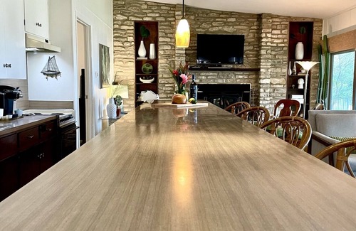 Travis Landing Casa | The Getaway a peaceful retreat with expansive views of Lake Travis
