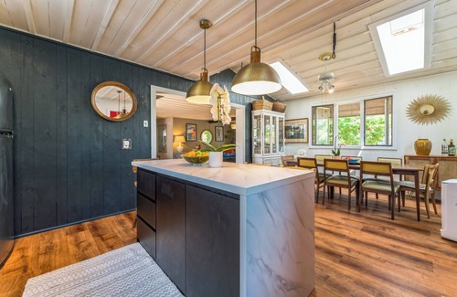Briggs Farm Casa | The Getaway- beach, nature, Hottub, fire- relax!
