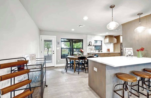 Fredericksburg Casa | The Getaway: Hot-tub-grill-outdoor Bar Area 1 Mile to Downtown!