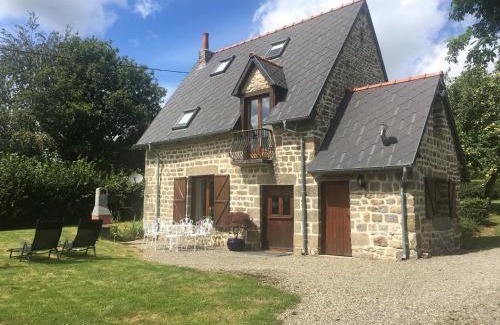 Beauficel Casa | The Gingerbread House Cottage