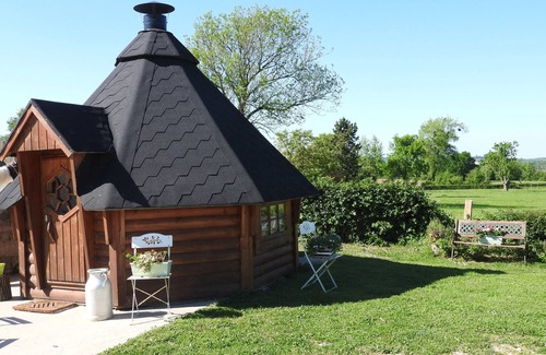 Saint-Martin-Choquel Cabaña | El Nature House está dentro de nuestra granja de caballos, entre los animales