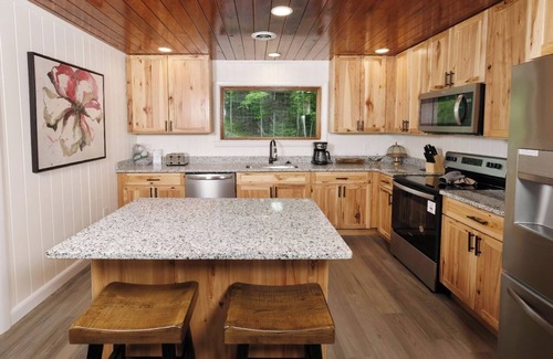 Gatlinburg Cabina | The Glades Escape - Ask About Free Attraction Tickets!