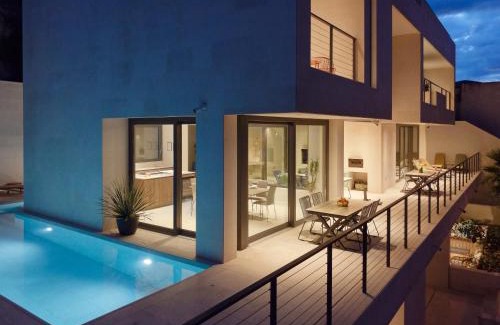Pucisca Villa | The Glass House