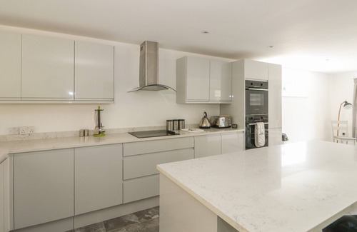 Hunstanton Cabaña | THE GLASS HOUSE, pet friendly, luxury holiday cottage in Hunstanton