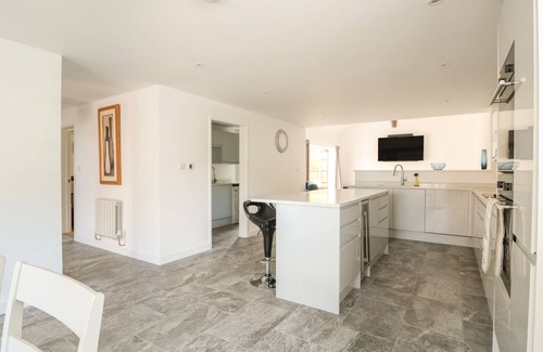 Hunstanton Cabaña | THE GLASS HOUSE, pet friendly, luxury holiday cottage in Hunstanton