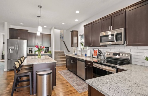 West Des Moines Casa | The Glenda! Sassy West Glen Home + Garage + TVs + WiFi + Electric Fireplace
