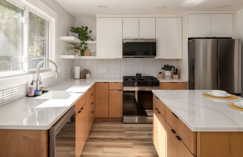Glenn Casa | The Glenn; Mid-century home with hot tub, fire pit, bicycles & more