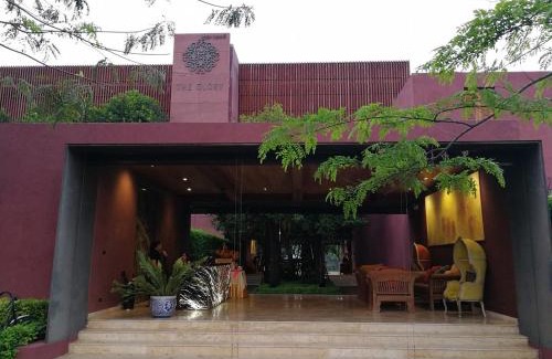 Kanchanaburi Hotel | The Glory River Kwai Hotel