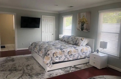 Zanoni Casa | The Gloucester "Main Street Retreat" will assist you in loving this small town!!