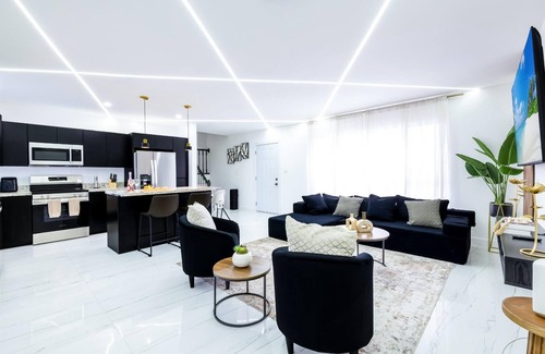 Ives Estates Casa | The Glowhouse Miami Villa