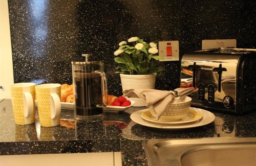 Wrexham Apartamento | The Glyndwr - Berwyn House - Central Wrexham - Sleeps Up To 6