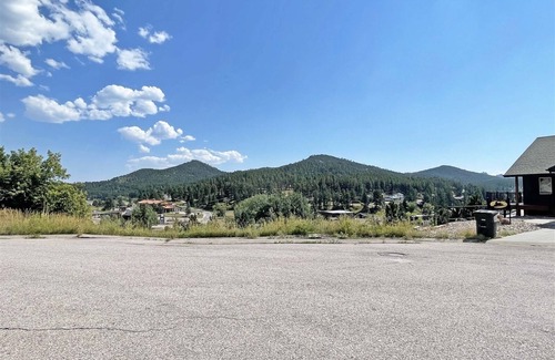 Hill City Casa | The Gold Mill Lovely Twin Home with Downtown View