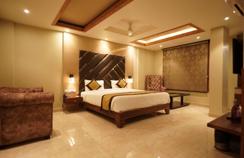 Danapur Hotel | The Golden Crown Hotel Banquet & Cafe