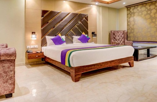 Danapur Hotel | The Golden Crown Hotel Banquet & Cafe