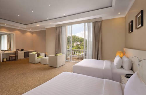 Tennekumbura Hotel | The Golden Crown Hotel