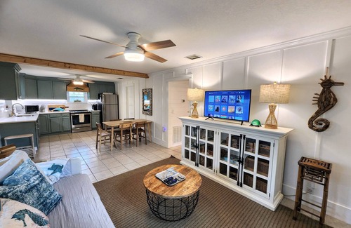Flagler Beach Casa | The Golden Hour Cottage: a block & a half to the beach & 1 mile to downtown!