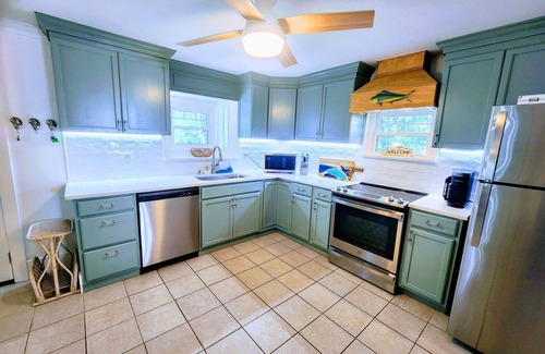 Flagler Beach Casa | The Golden Hour Cottage: a block & a half to the beach & 1 mile to downtown!