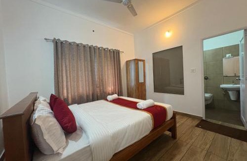 Kunnathidavaka Cabina | The Golden Oak A Classic Villas