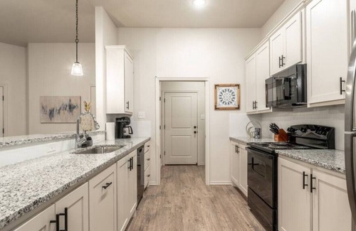 North by Northwest Casa | The Golden Paradise - 2BR/2BA - New Construction